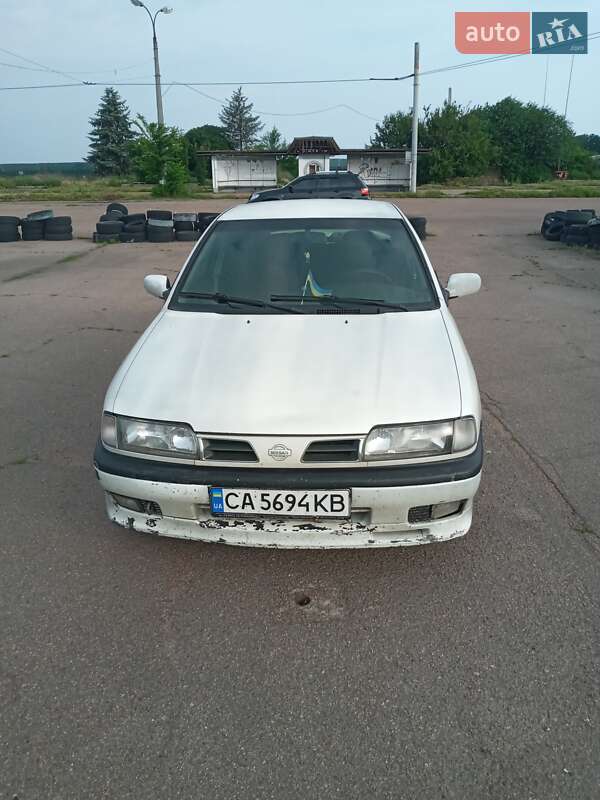 Седан Nissan Primera 1996 в Смілі