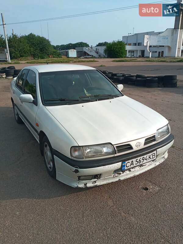 Седан Nissan Primera 1996 в Смілі