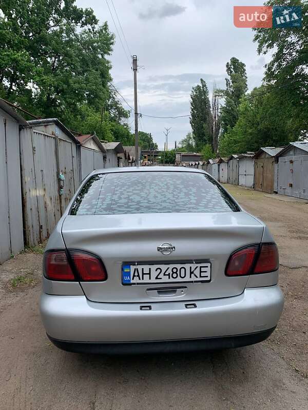 Седан Nissan Primera 2001 в Черкасах