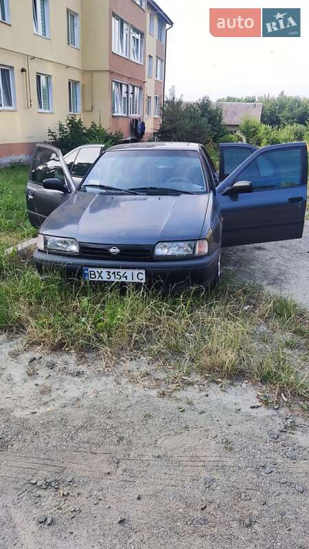 Седан Nissan Primera 1994 в Хмельницькому