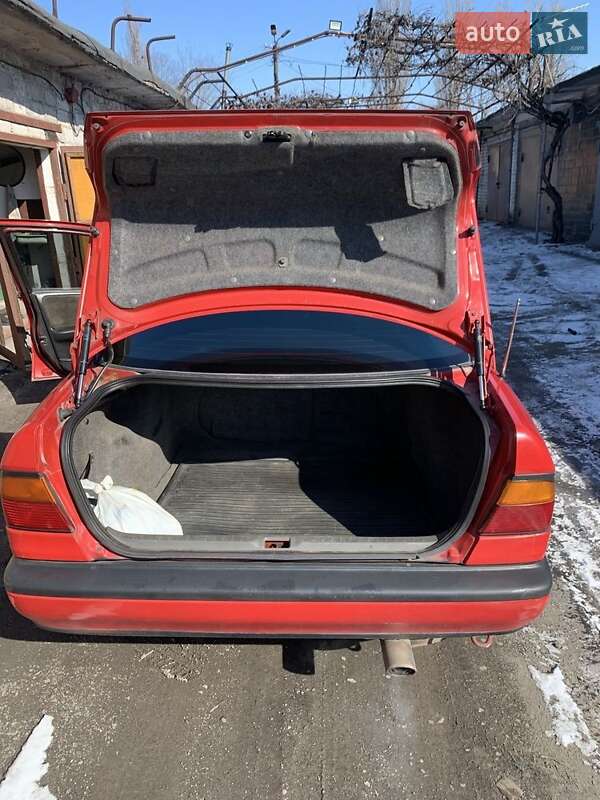 Седан Nissan Primera 1990 в Кривом Роге