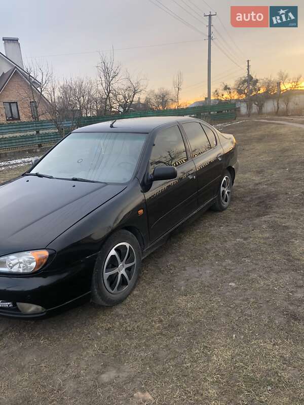 Седан Nissan Primera 2002 в Радехові