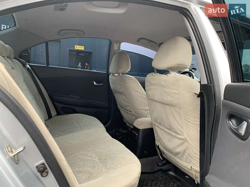 Седан Nissan Primera 2003 в Чернигове фото 8 Седан Nissan Primera 2003 в Чернигове