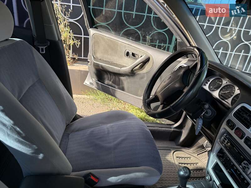 Седан Nissan Primera 1995 в Чорноморську