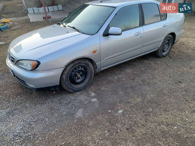 Седан Nissan Primera 2001 в Лановцах