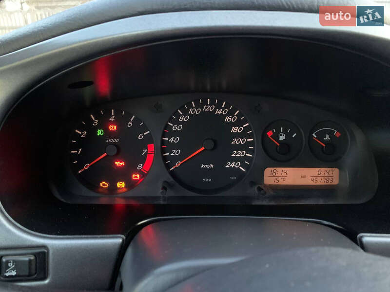 Седан Nissan Primera 2001 в Лановцах