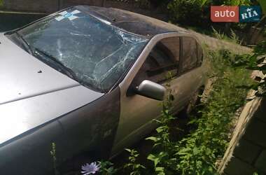 Седан Nissan Primera 2000 в Черновцах