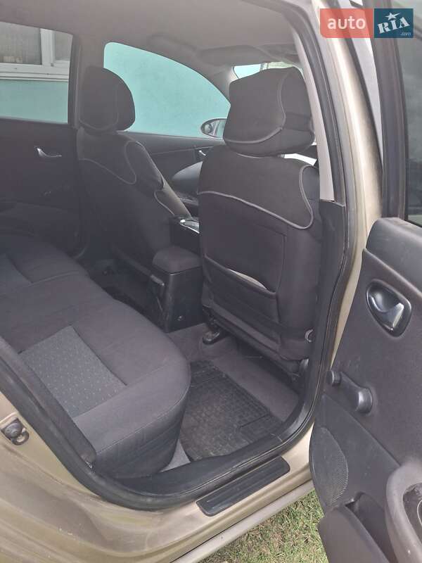 Универсал Nissan Primera 2004 в Киеве фото 6 Универсал Nissan Primera 2004 в Киеве