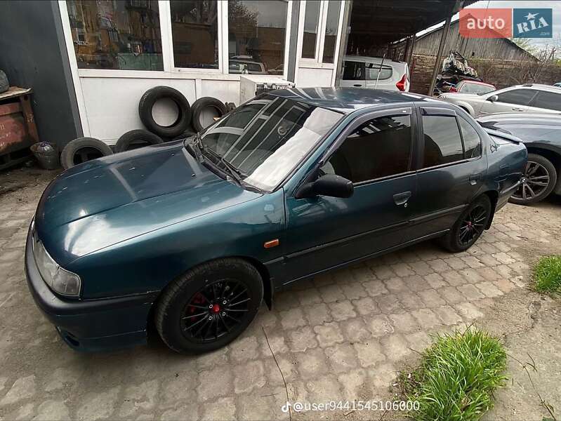 Седан Nissan Primera 1994 в Измаиле