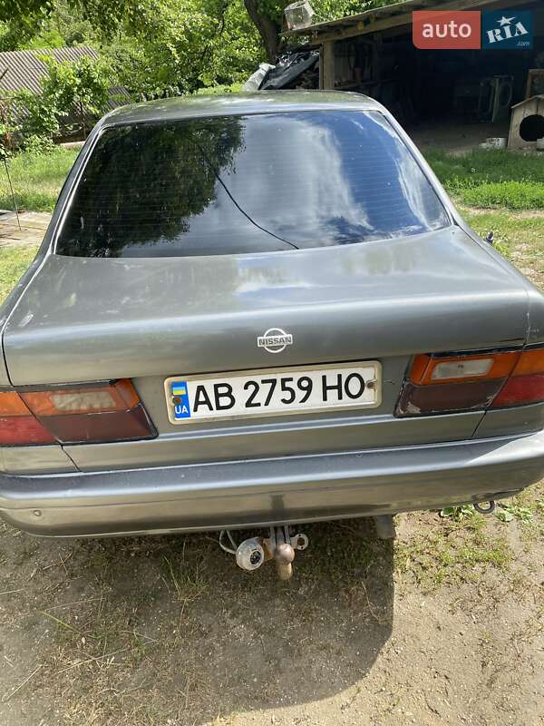 Седан Nissan Primera 1993 в Тульчине