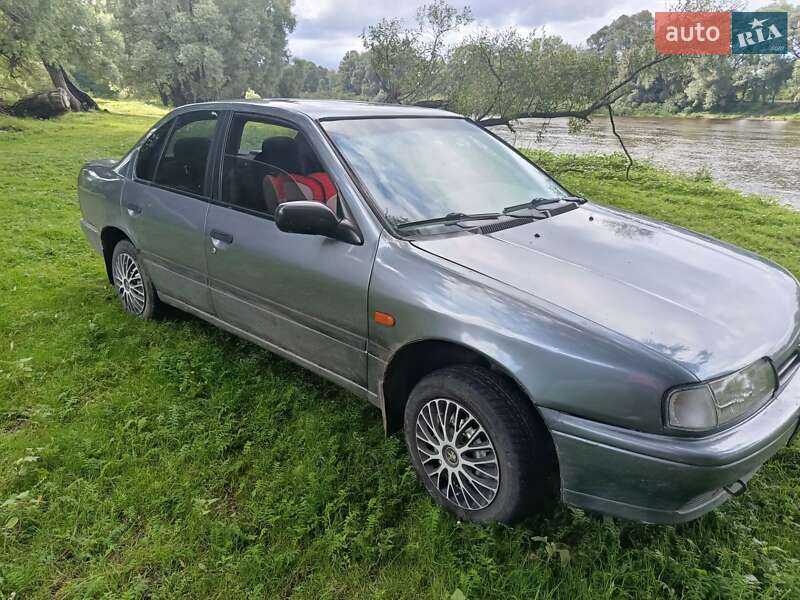 Седан Nissan Primera 1994 в Шостці