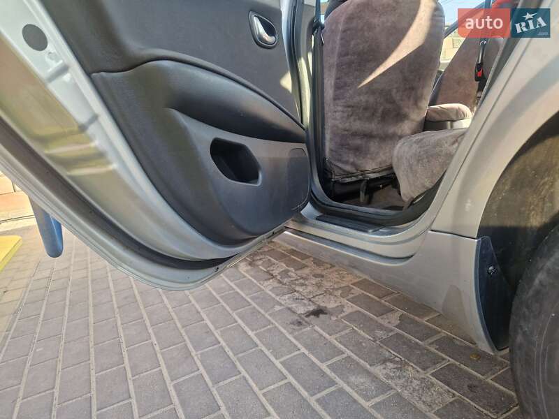 Универсал Nissan Primera 2004 в Ровно фото 4 Универсал Nissan Primera 2004 в Ровно