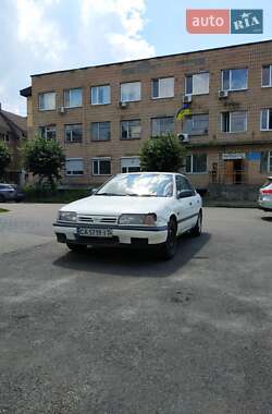 Седан Nissan Primera 1991 в Умани