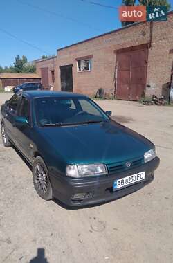 Седан Nissan Primera 1995 в 