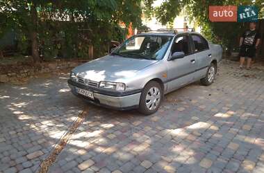 Седан Nissan Primera 1993 в Херсоне