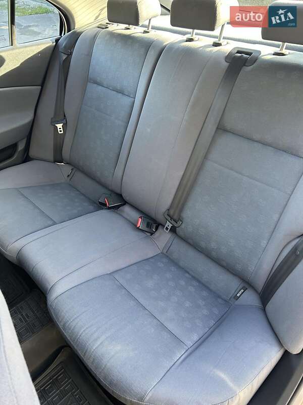 Седан Nissan Primera 2004 в Виннице