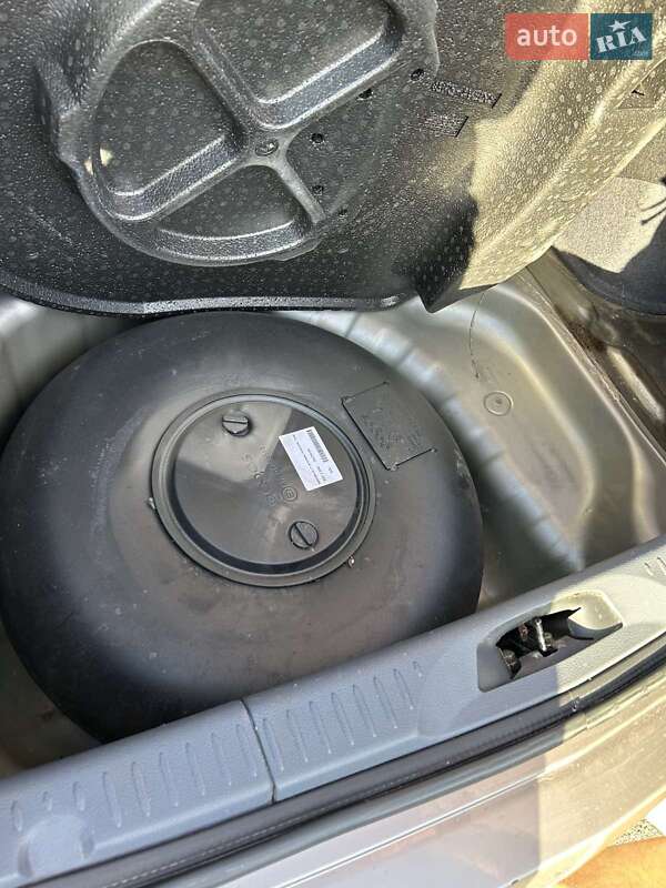 Седан Nissan Primera 2004 в Виннице