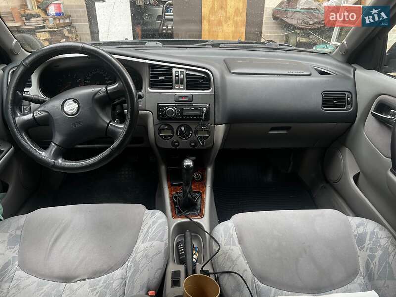 Седан Nissan Primera 2000 в Одесі