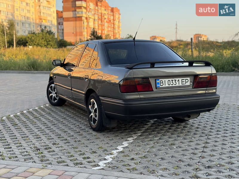 Седан Nissan Primera 1991 в Полтаве