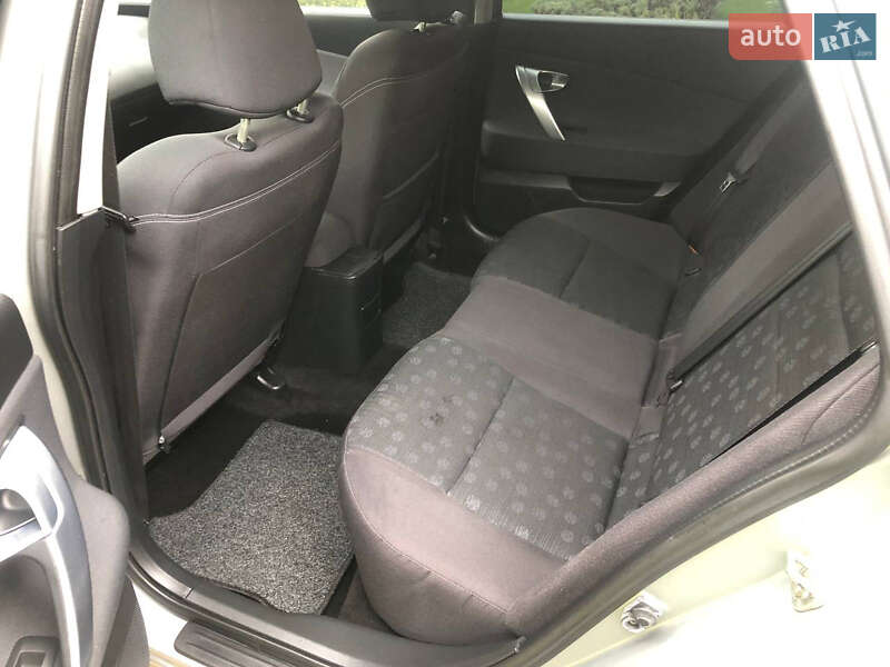 Універсал Nissan Primera 2006 в Луцьку