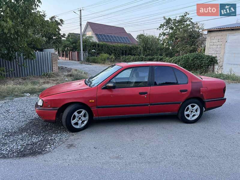 Седан Nissan Primera 1993 в Ізмаїлі