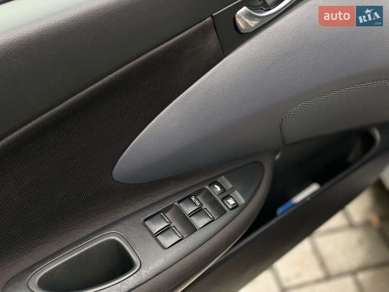 Универсал Nissan Primera 2004 в Днепре