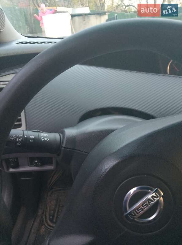 Седан Nissan Primera 2002 в Черновцах