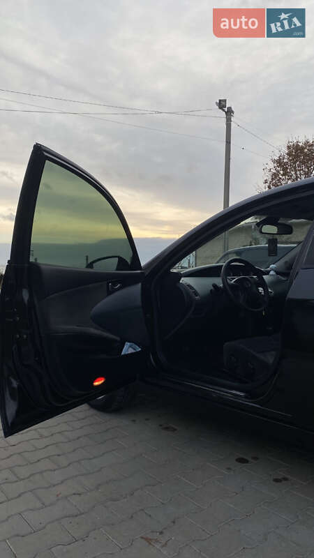 Седан Nissan Primera 2004 в Южном