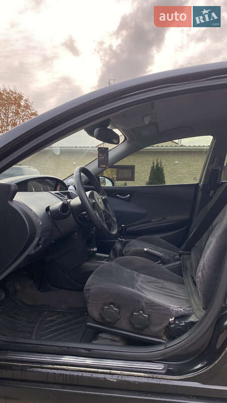 Седан Nissan Primera 2004 в Южном