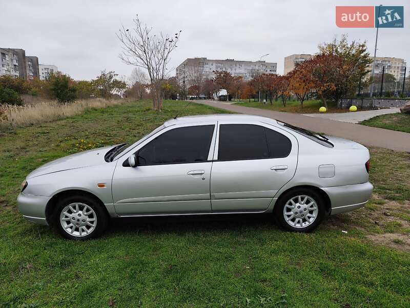 Седан Nissan Primera 2001 в Южному