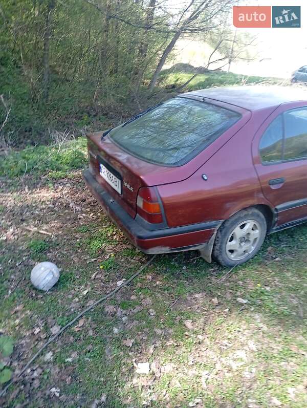 Хэтчбек Nissan Primera 1993 в Черновцах