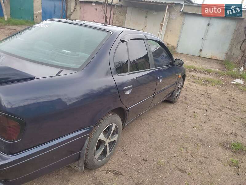 Седан Nissan Primera 1992 в Белгороде-Днестровском фото 3 Седан Nissan Primera 1992 в Белгороде-Днестровском