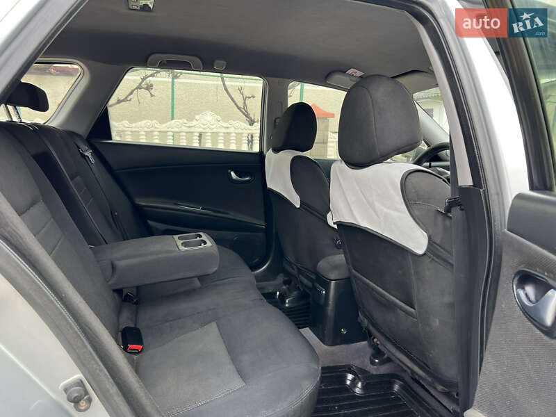 Универсал Nissan Primera 2002 в Гусятине фото 31 Универсал Nissan Primera 2002 в Гусятине