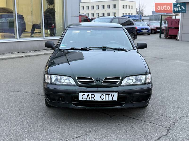 Седан Nissan Primera 1996 в Киеве
