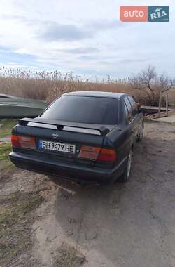Седан Nissan Primera 1993 в Мирному