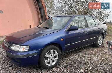 Седан Nissan Primera 1997 в Іваничах