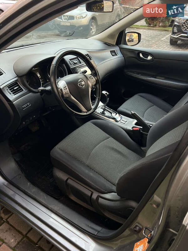 Хэтчбек Nissan Pulsar 2015 в Ужгороде