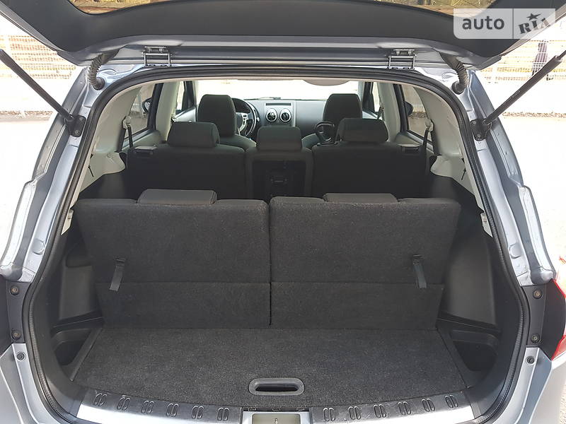 Універсал Nissan Qashqai+2 2010 в Луцьку