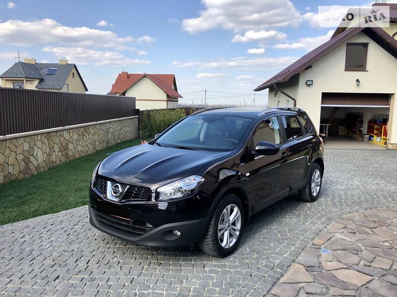 Позашляховик / Кросовер Nissan Qashqai+2 2010 в Тернополі