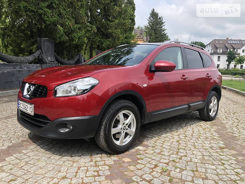 Позашляховик / Кросовер Nissan Qashqai+2 2010 в Львові