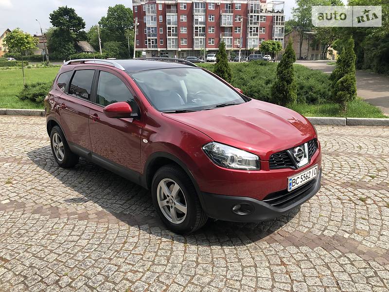 Позашляховик / Кросовер Nissan Qashqai+2 2010 в Львові