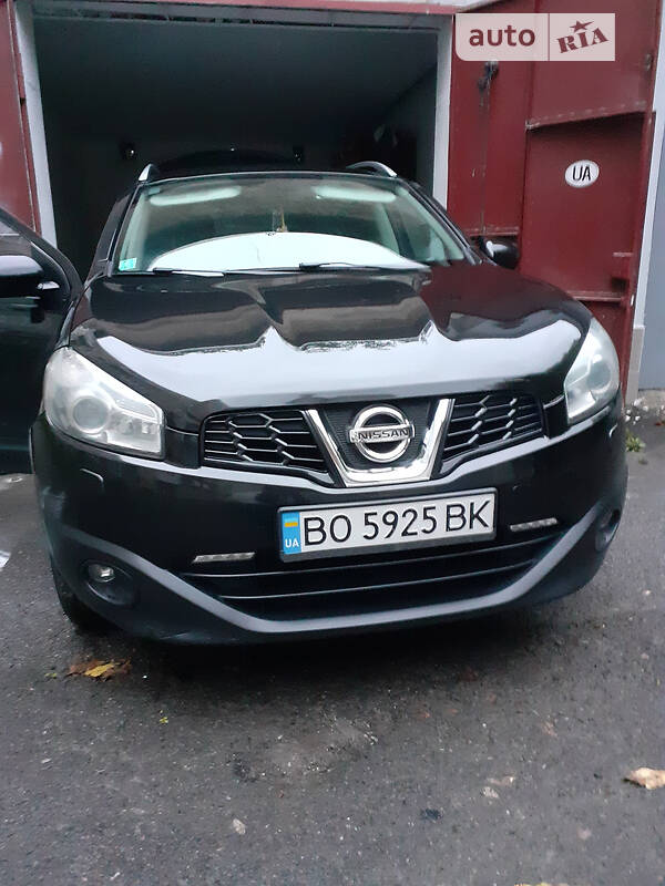 Позашляховик / Кросовер Nissan Qashqai+2 2010 в Тернополі