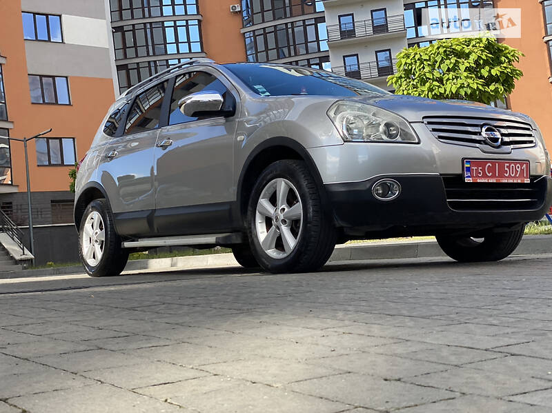 Позашляховик / Кросовер Nissan Qashqai+2 2009 в Івано-Франківську