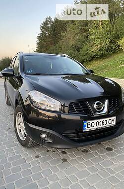 Позашляховик / Кросовер Nissan Qashqai+2 2011 в Шумську