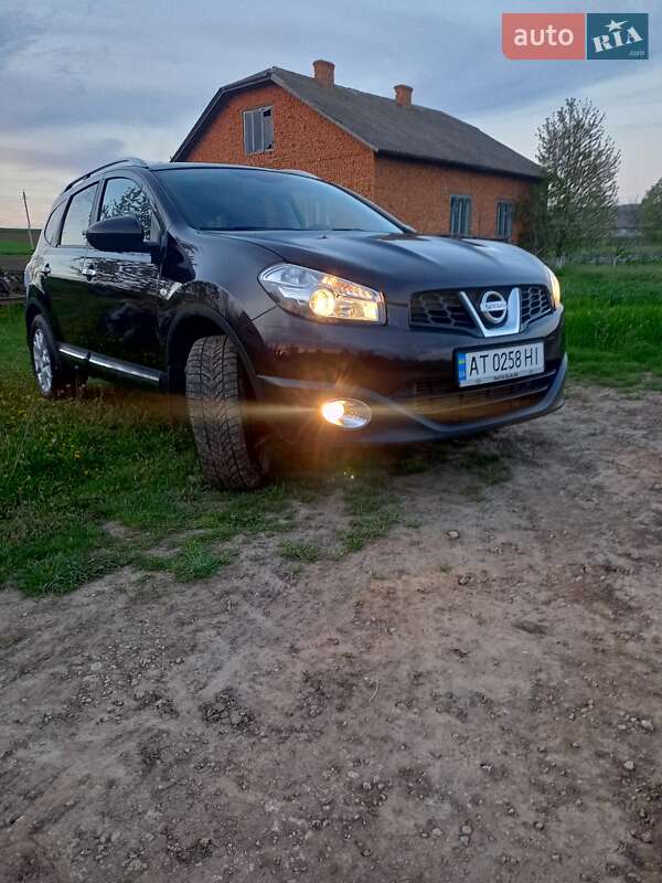 Внедорожник / Кроссовер Nissan Qashqai+2 2010 в Залещиках