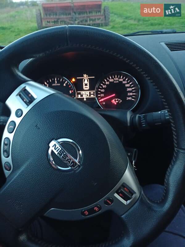 Внедорожник / Кроссовер Nissan Qashqai+2 2010 в Залещиках