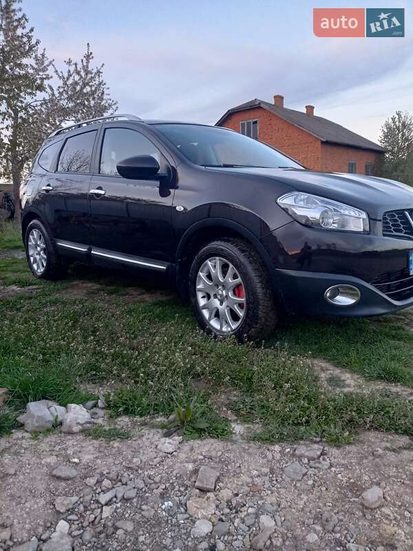 Внедорожник / Кроссовер Nissan Qashqai+2 2010 в Залещиках