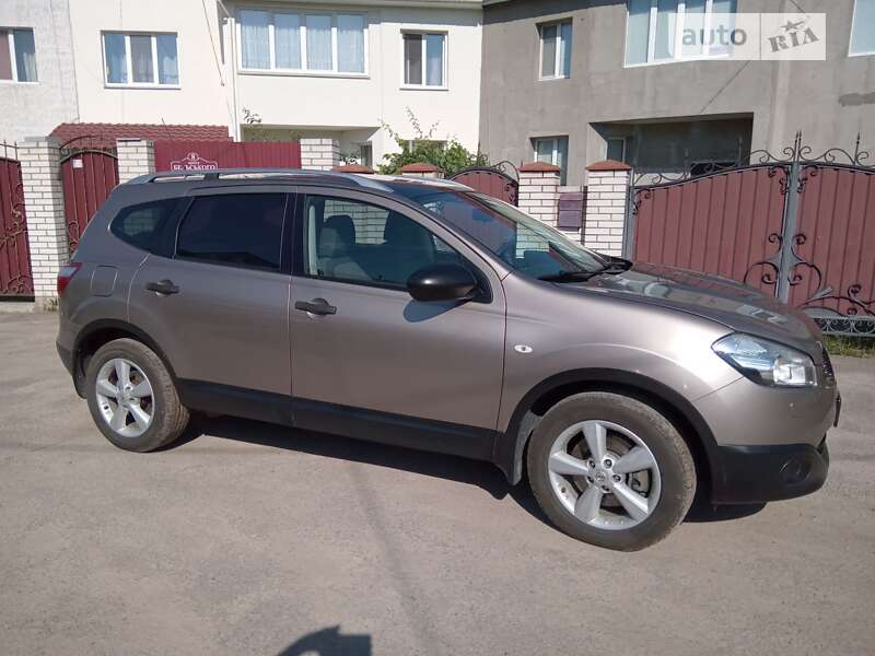 Внедорожник / Кроссовер Nissan Qashqai+2 2010 в Житомире