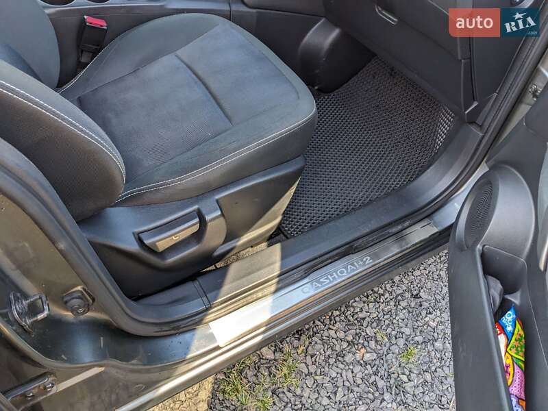 Внедорожник / Кроссовер Nissan Qashqai+2 2011 в Луцке