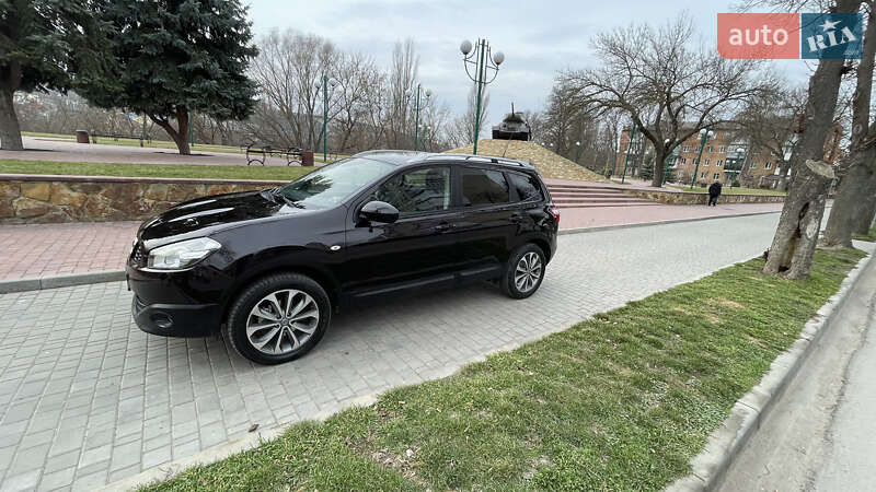 Внедорожник / Кроссовер Nissan Qashqai+2 2010 в Могилев-Подольске